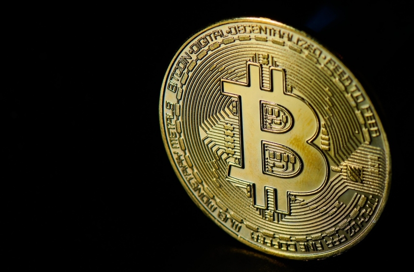 欧意网页版：上线AI智能交易助手 盯盘效率提升300% 新增20个技术指标